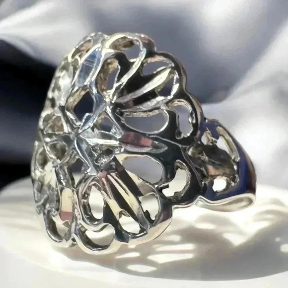 Vintage Signed Gold-Plated Sterling Silver Filigree Ring (5.5) - Picture 4 of 5